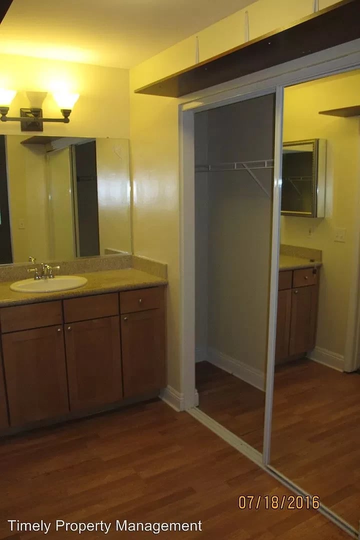 201 Enterprise Dr #297