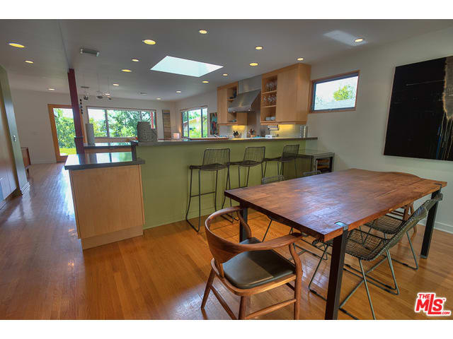 1452 Brixton Rd