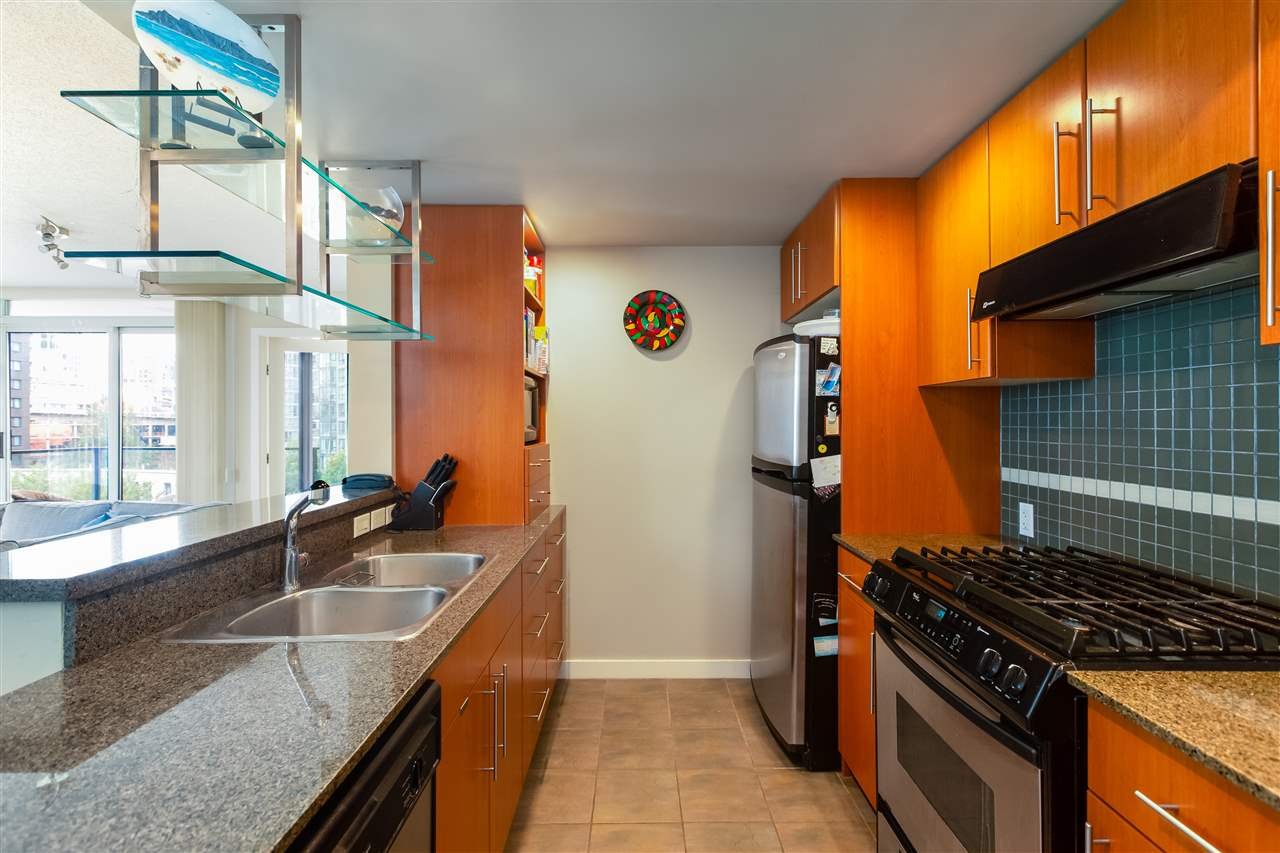 706-455 Beach Cres