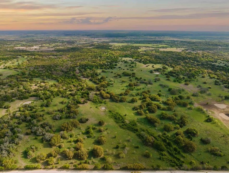 5 Exclusive Country Properties Ranging From 40 to 80 Acres