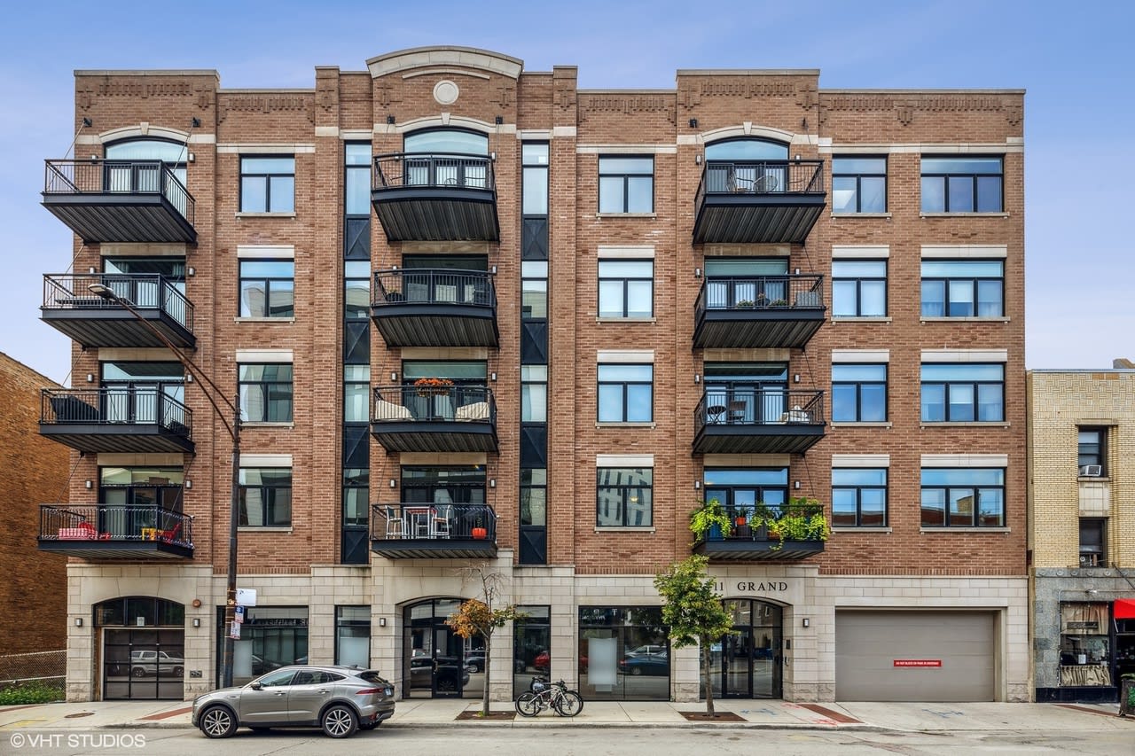 711 W GRAND AVE, #201