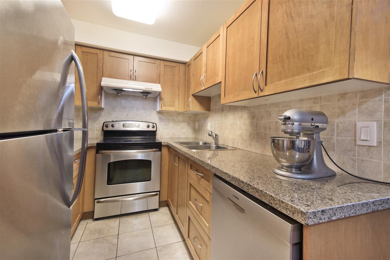 PH11-2373 Atkins Ave