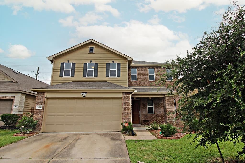 18714 Lantern Walk Ln