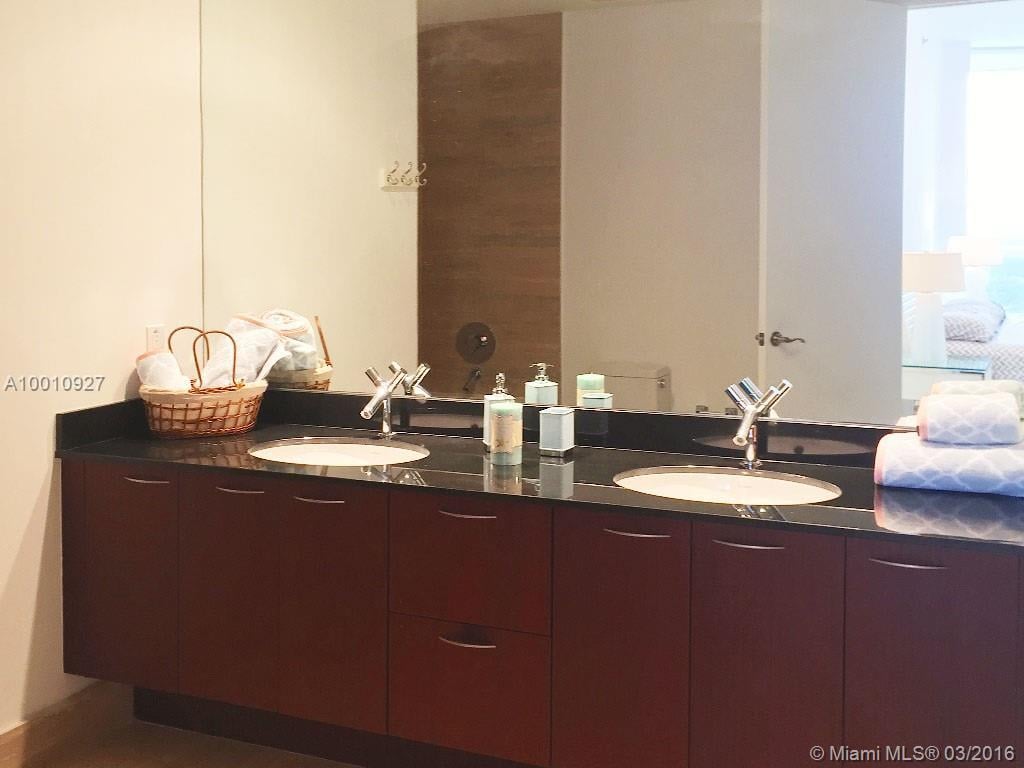 15811 Collins Ave, #1205
