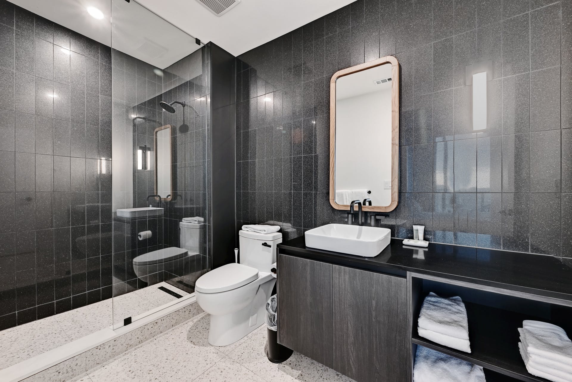 48 East Avenue #3201