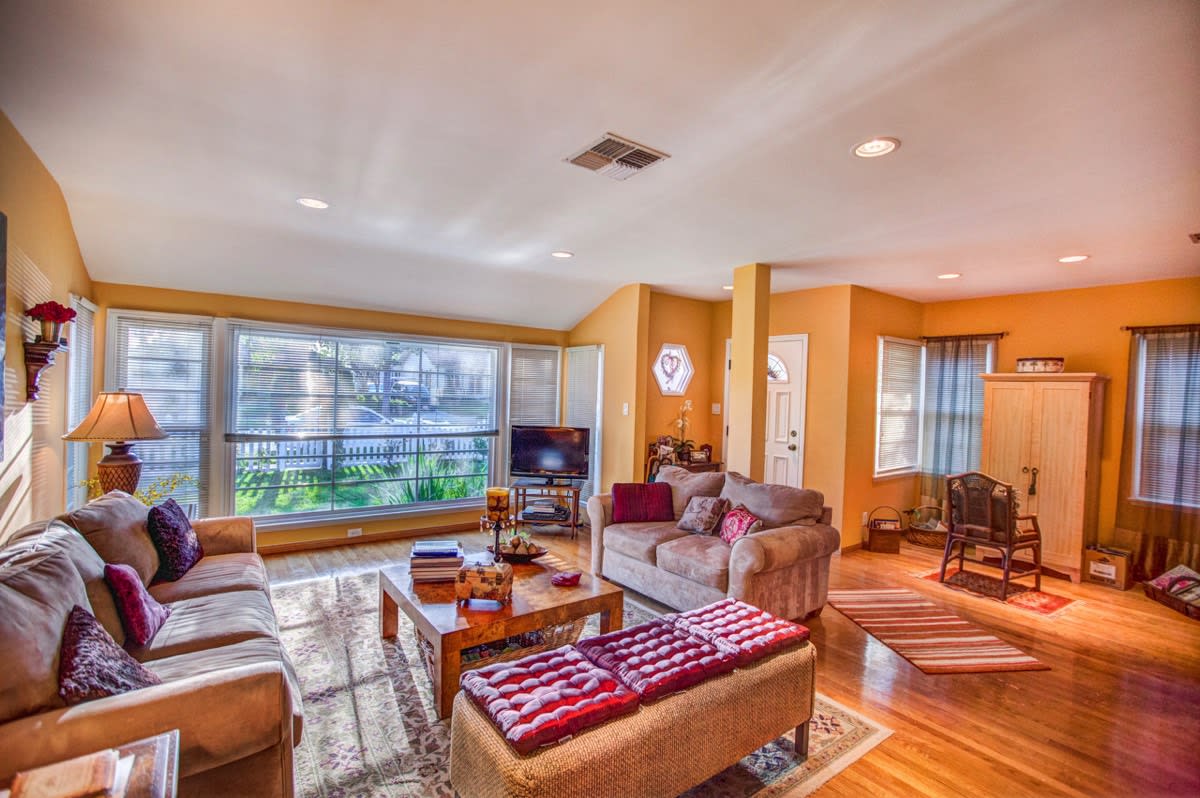 5738 Irvine Ave Valley Village, CA