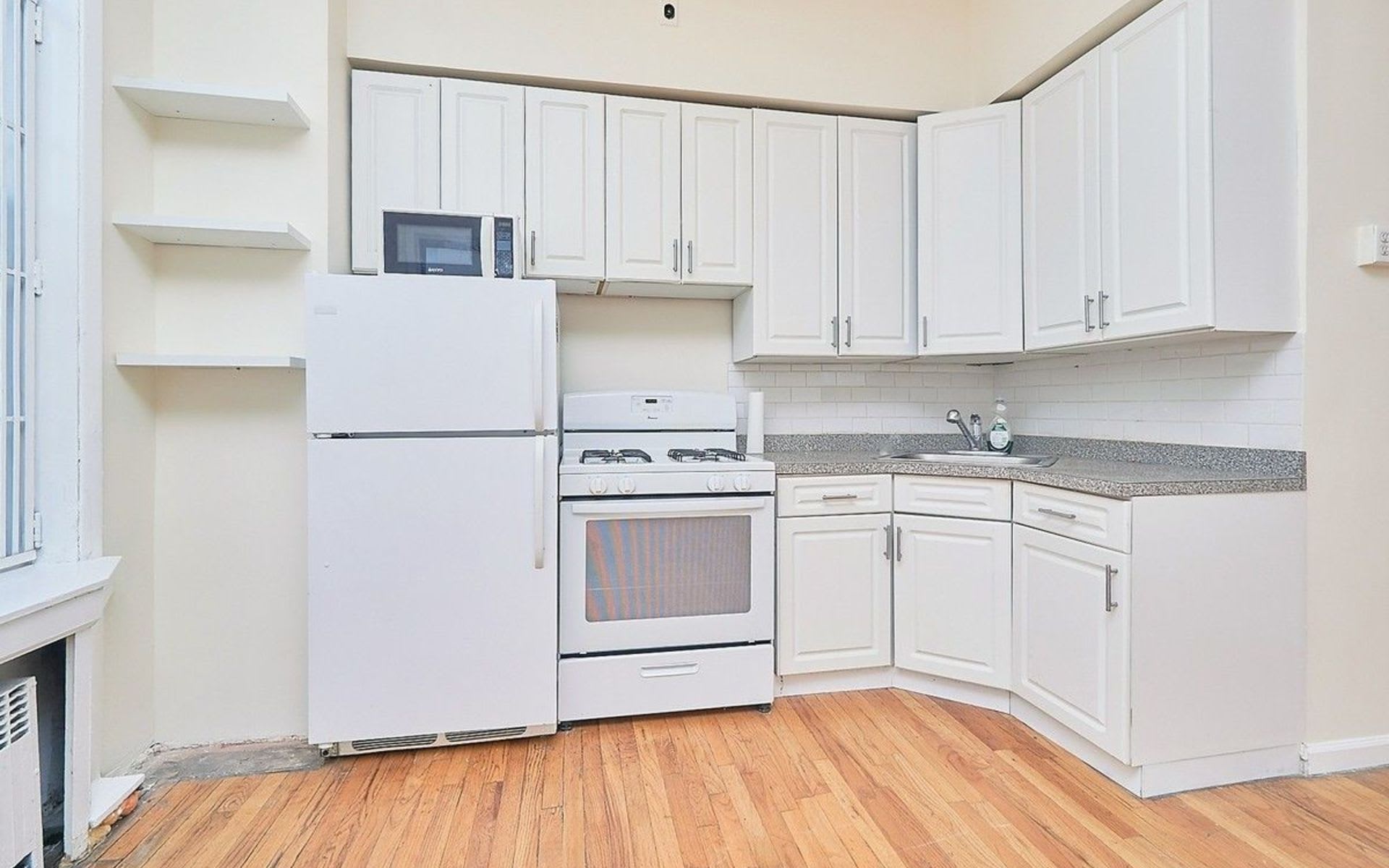 300 East 69th St, #2E
