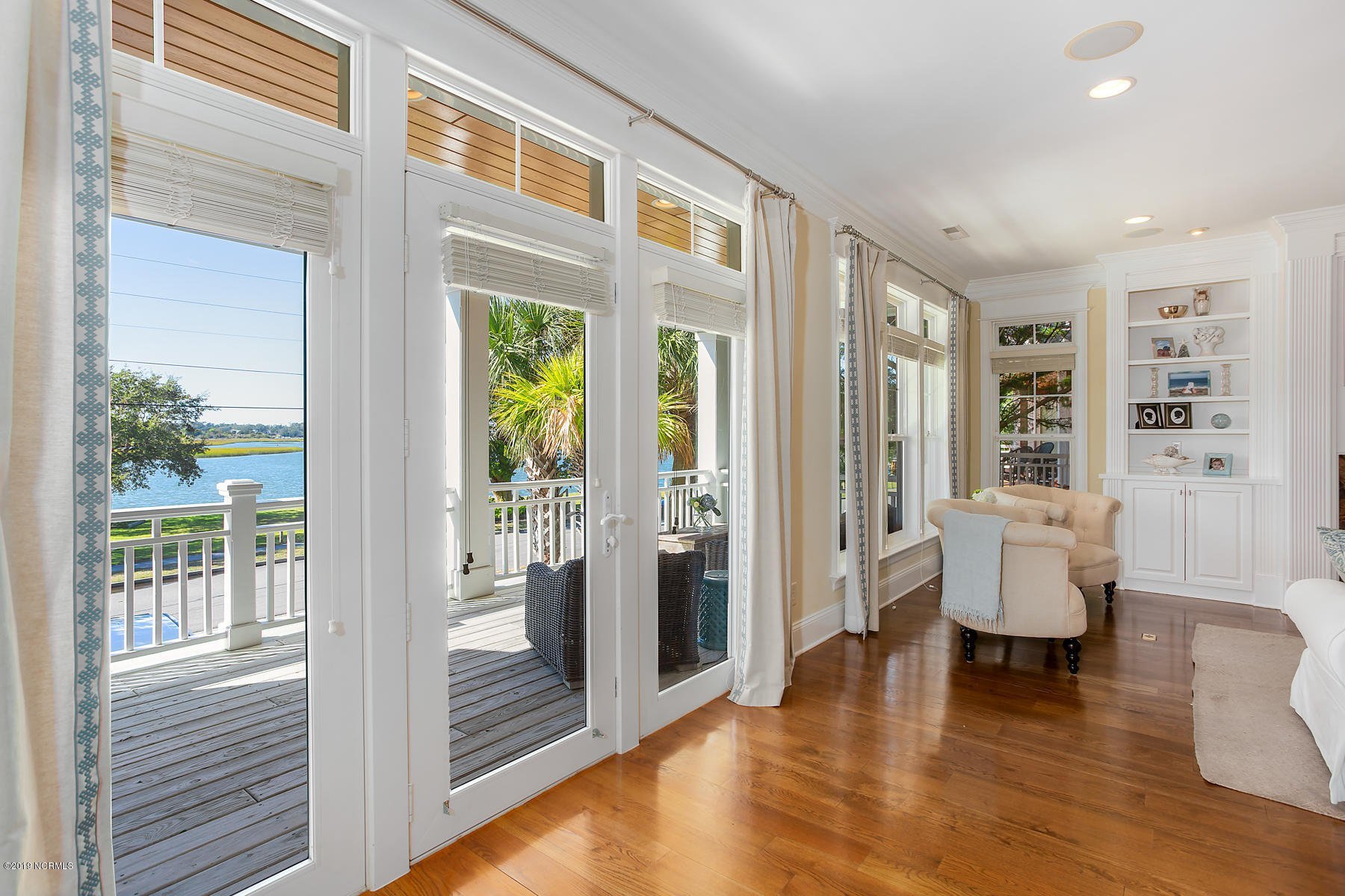 103 Island Dr