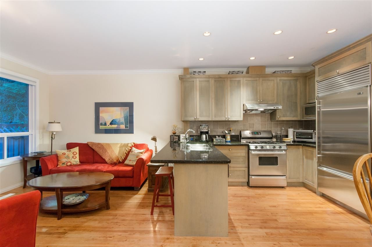 B 25 Glenmore Dr