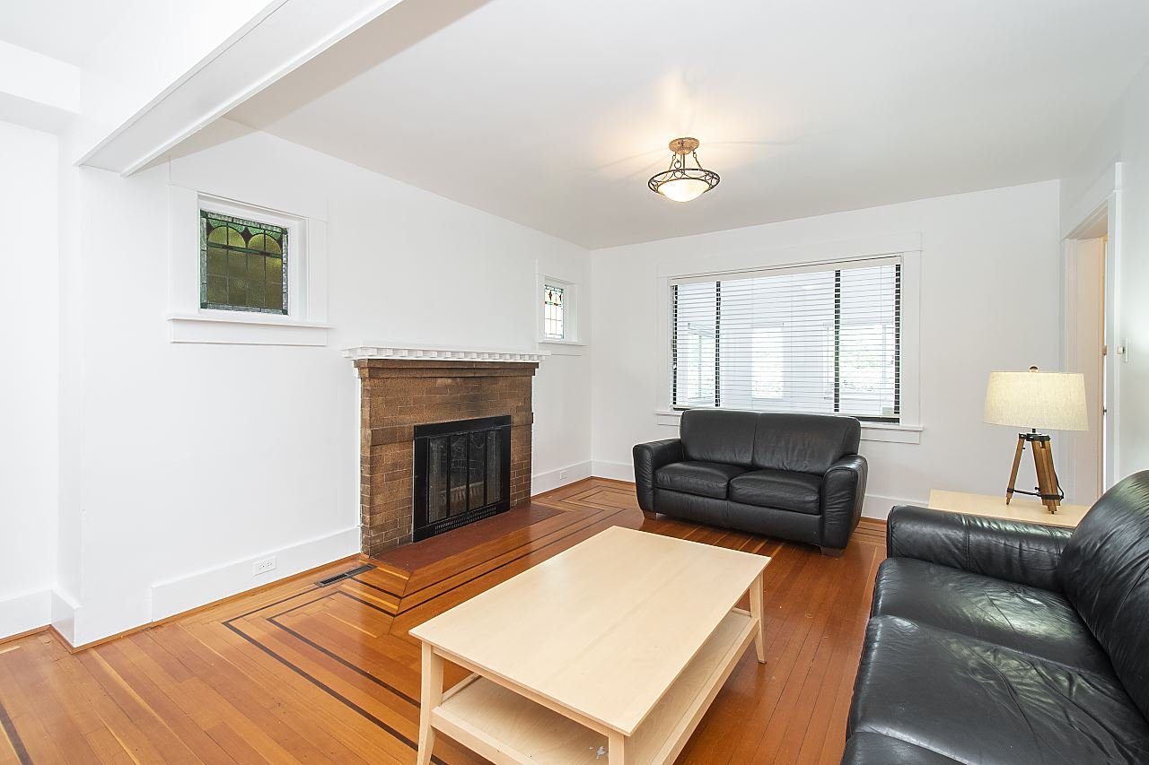 2736 W 41st Ave