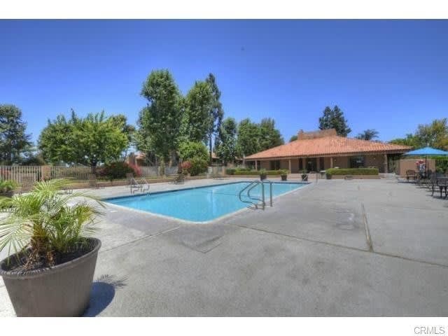 6600 Warner Avenue Unit 20