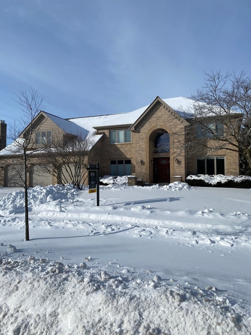 1555 White Eagle Dr