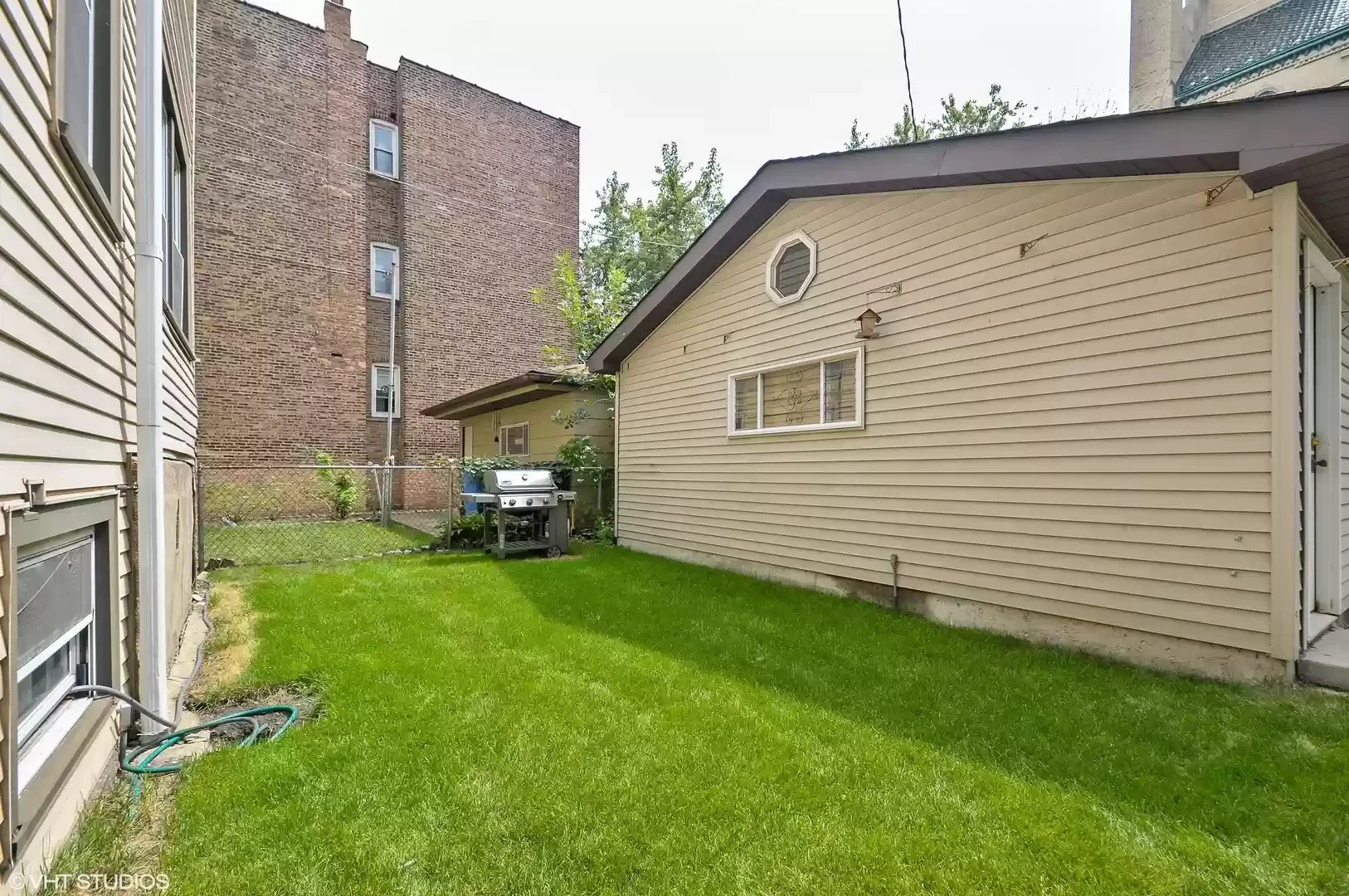 2245 W Iowa St