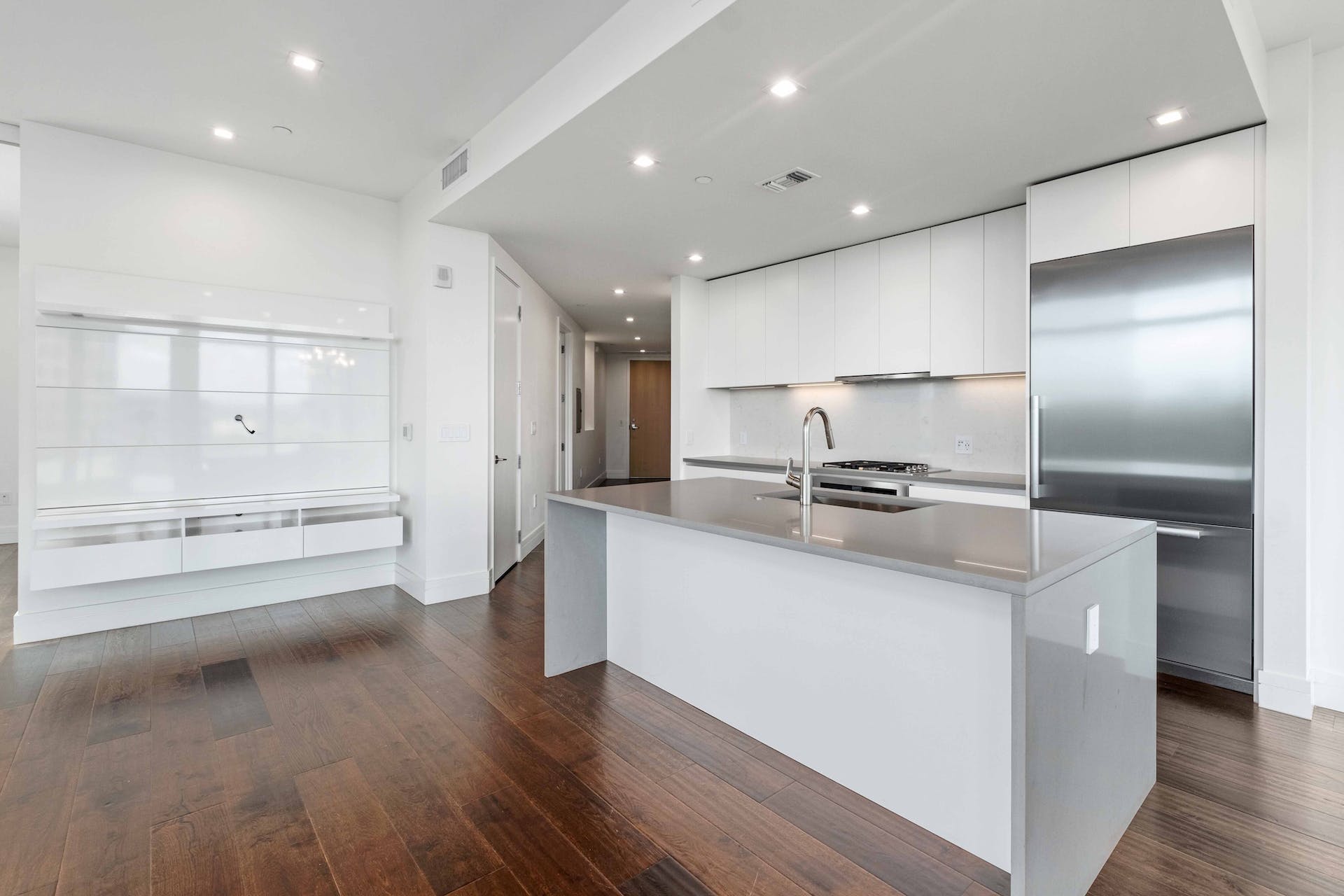 501 West Ave #1004