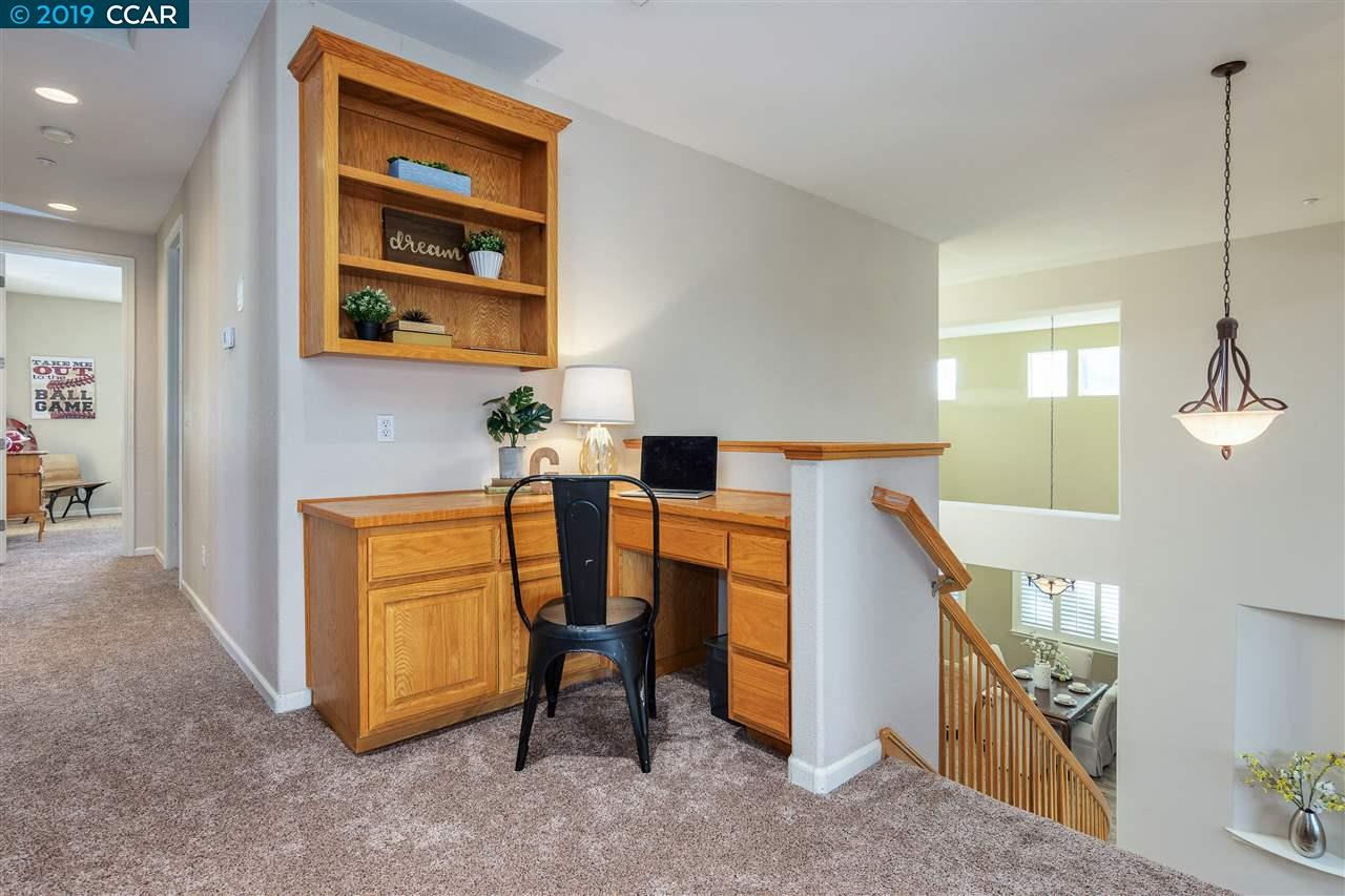 1449 Pinegrove Way