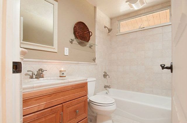 137 E Carmel Valley Rd APT 4