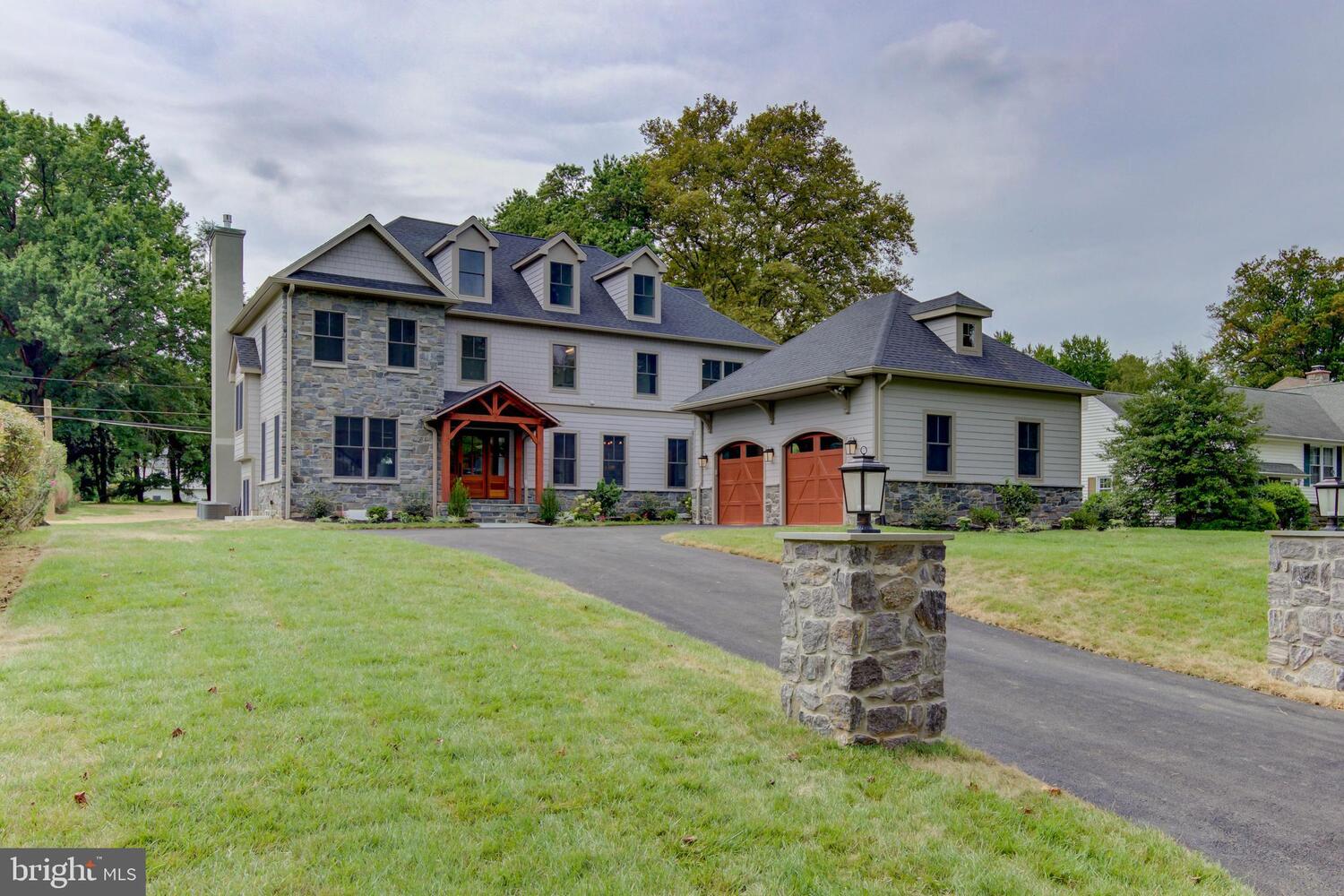 Custom Craftsman built colonial home in Villanova