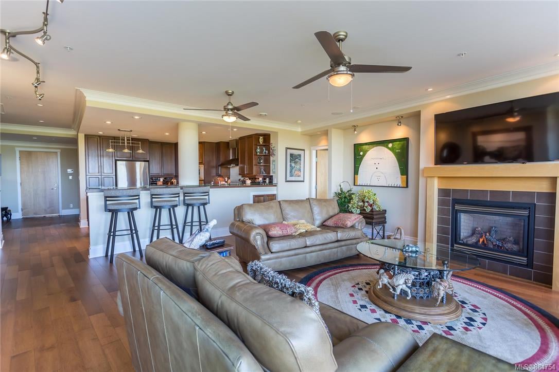 303-5332 Sayward Hill Cres