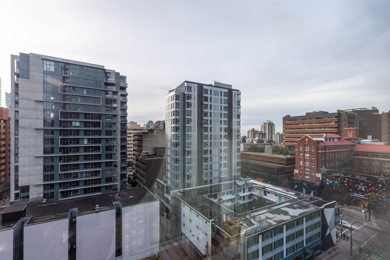 1102-1050 Burrard St