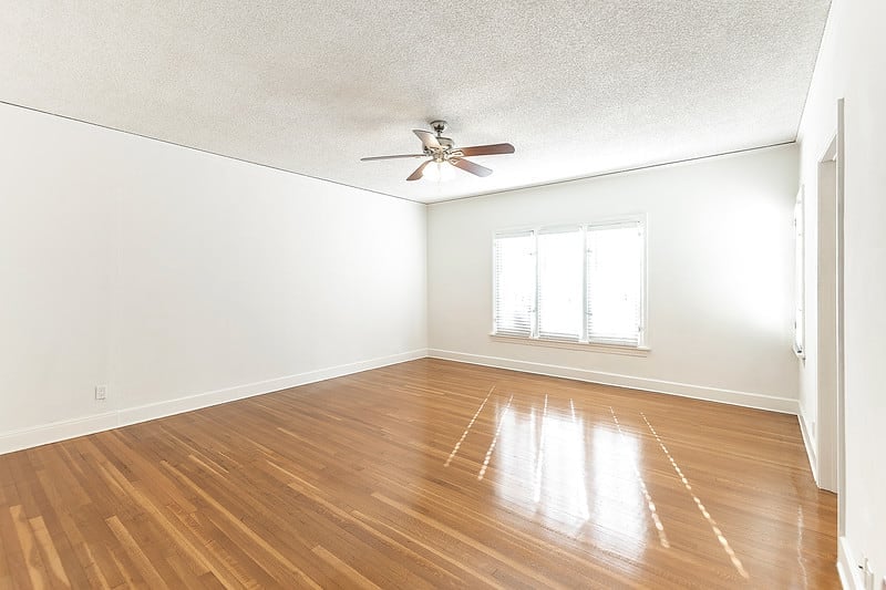 143 S Mansfield