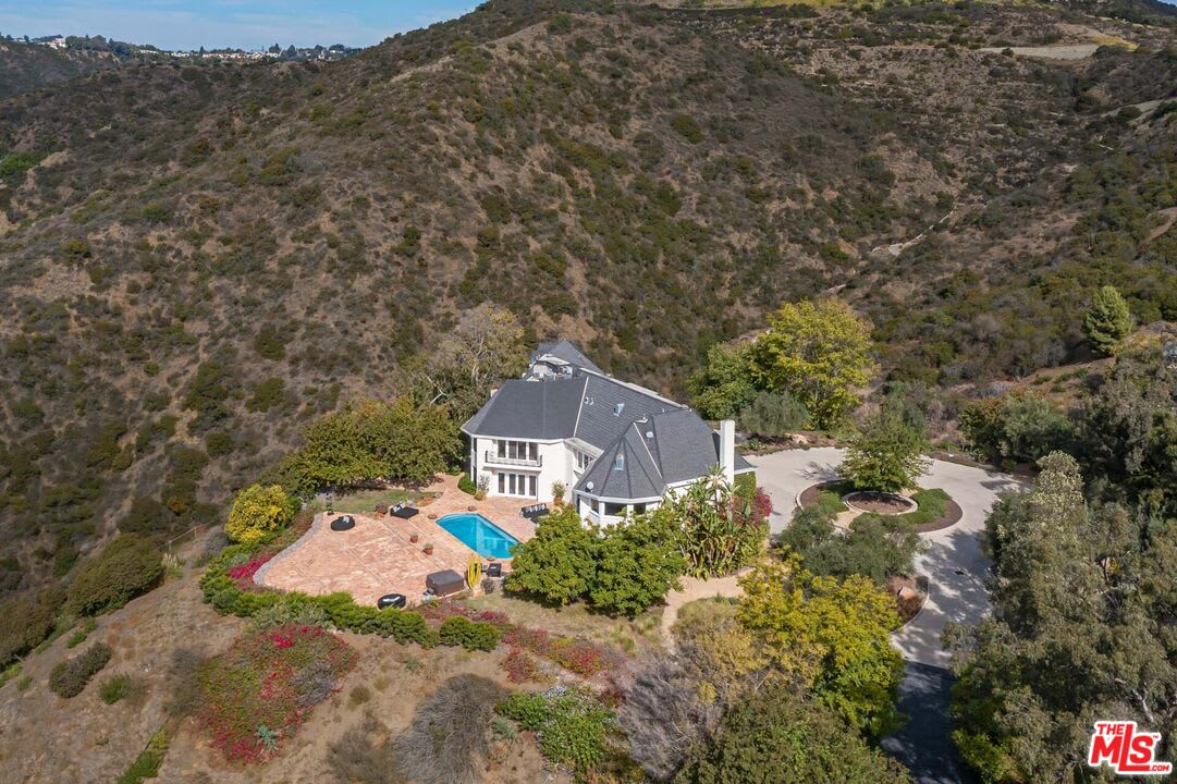 Villa Estate