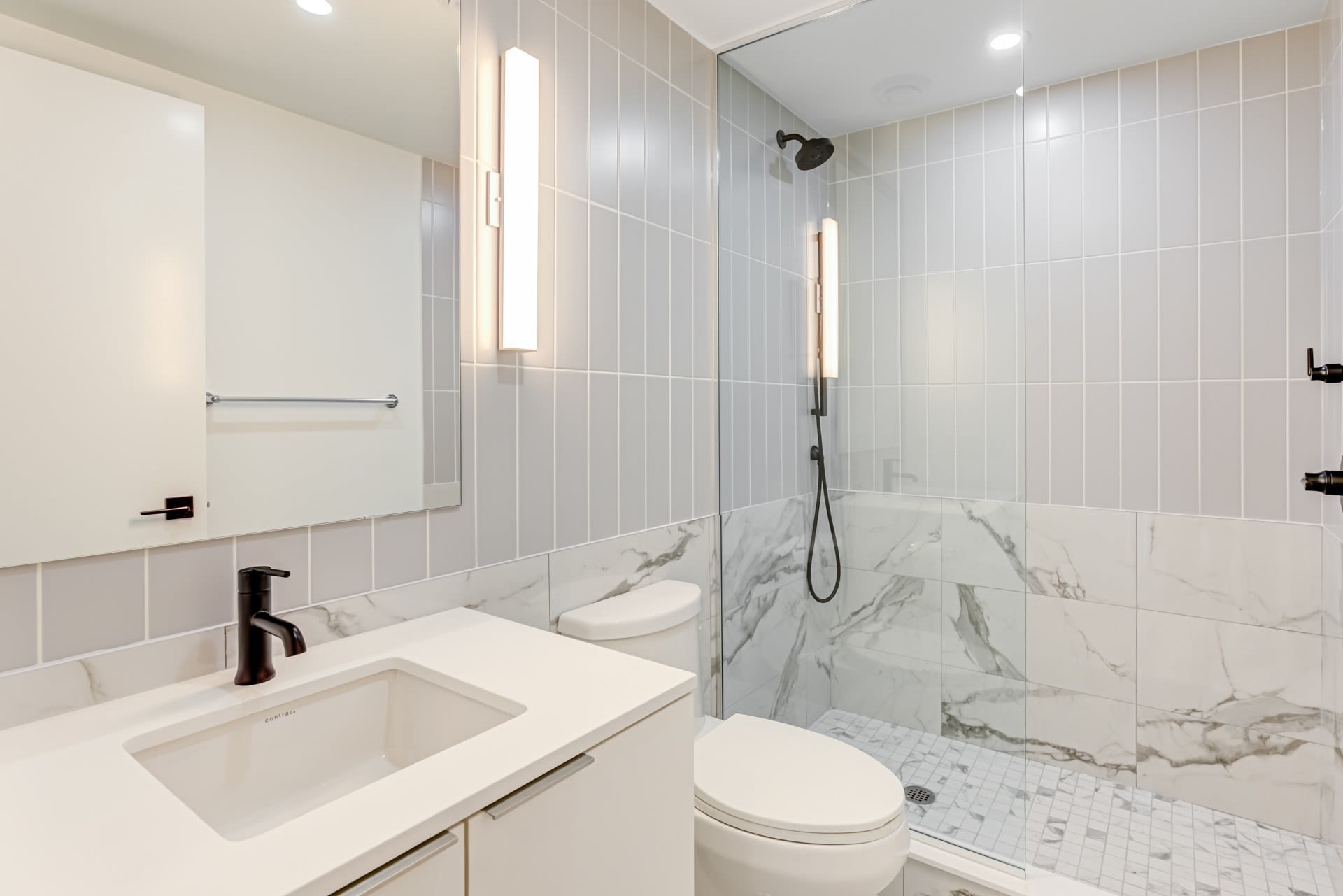 327 King St W Unit: 1101
