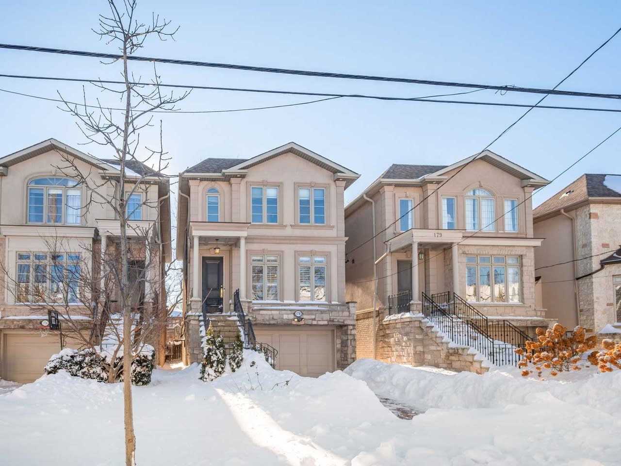 177B Dunblaine Ave