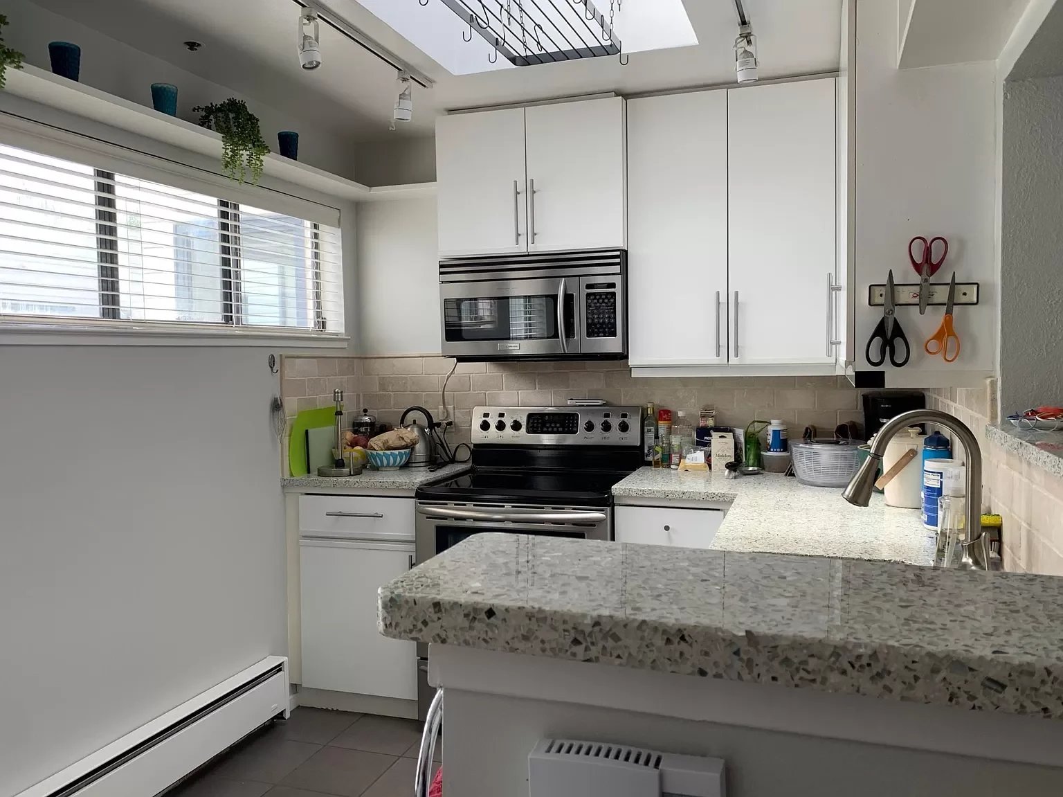 1755 Filbert St APT 1E