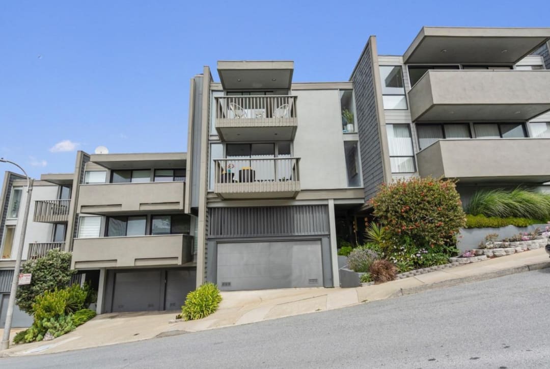 6 Amber Dr #21