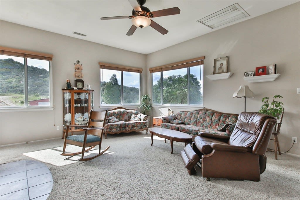 415 Peutz Valley Rd