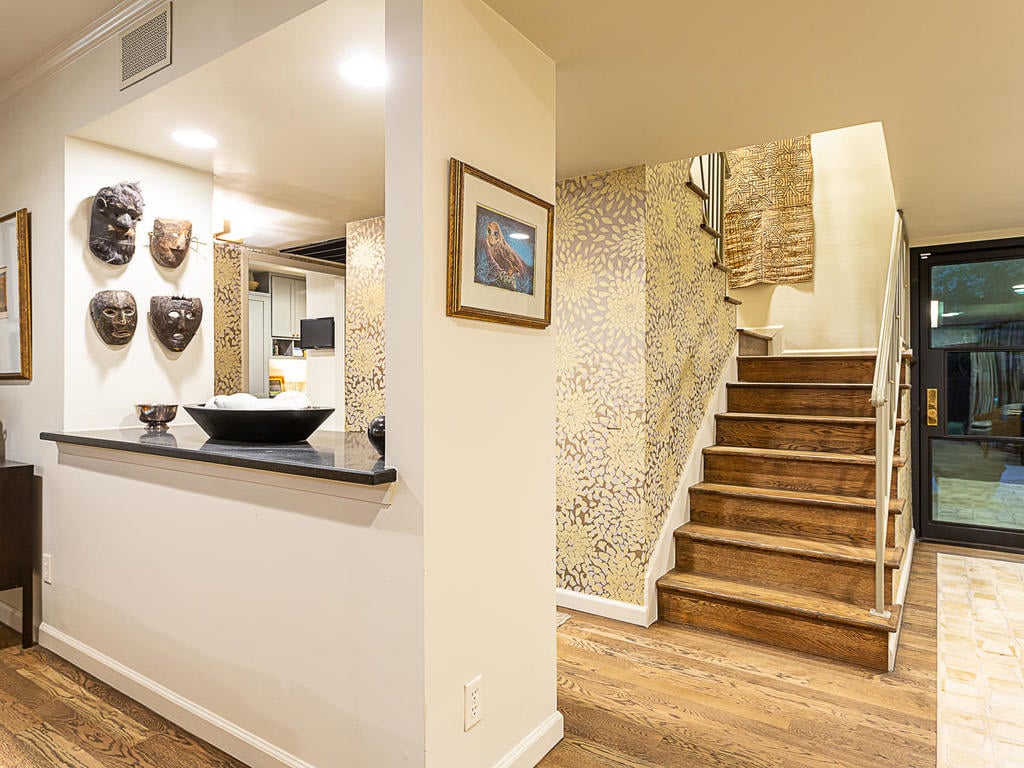 37 Woodstone Sq