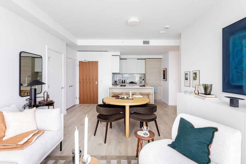 680 Quayside Drive 3406, New Westminster