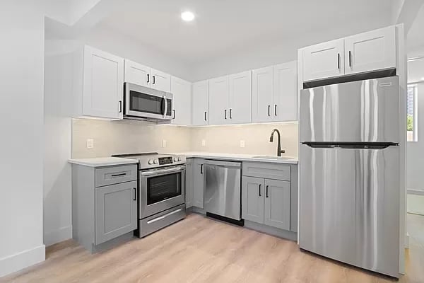 159 Franklin Street Unit: 2