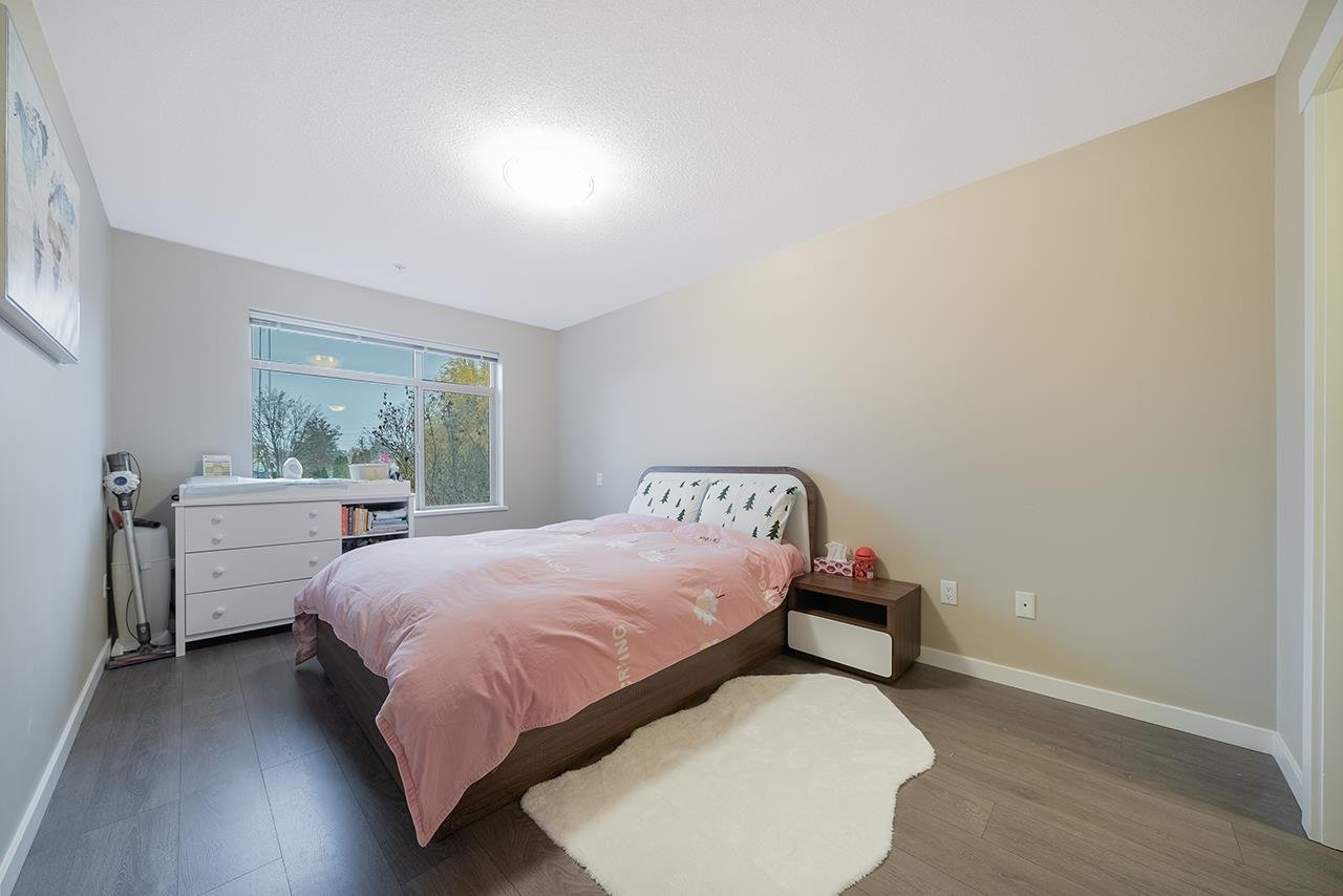 206-9288 Odlin Rd