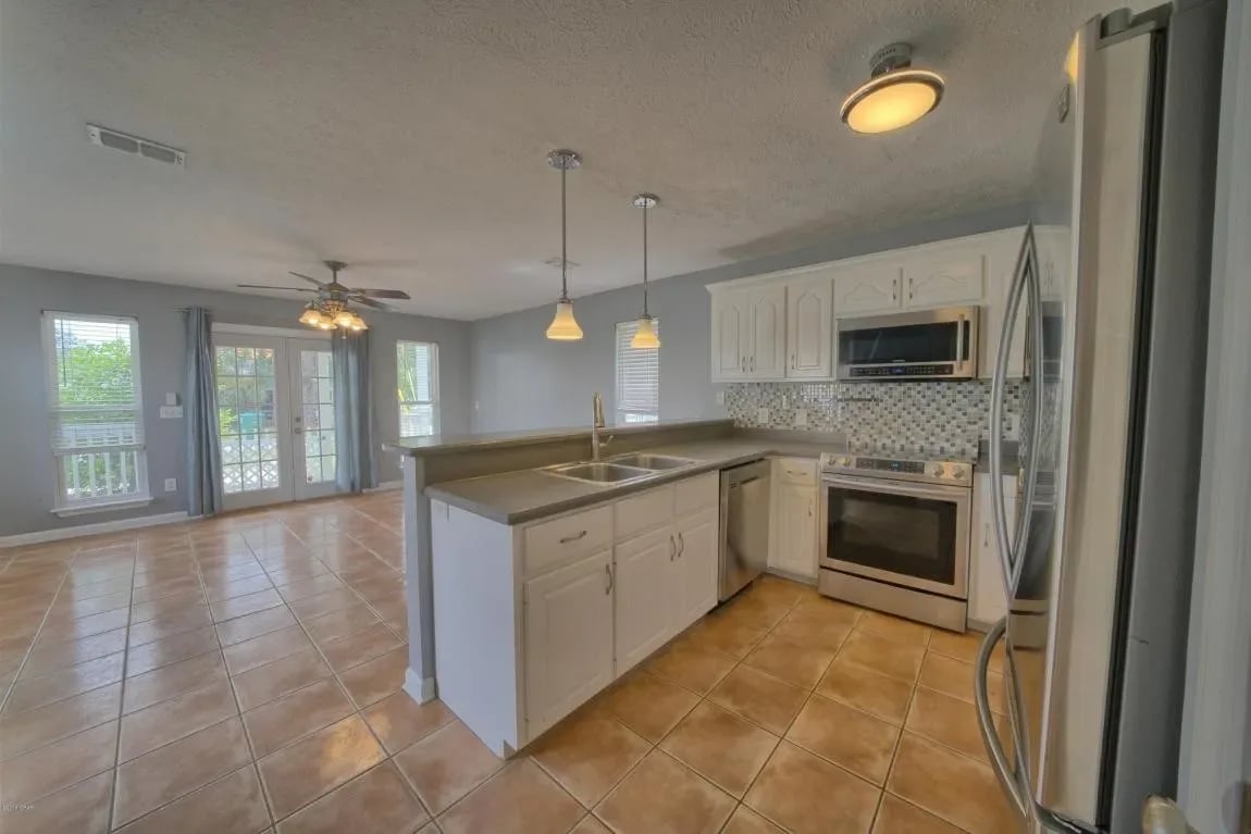 3917 OCEAN VIEW DR