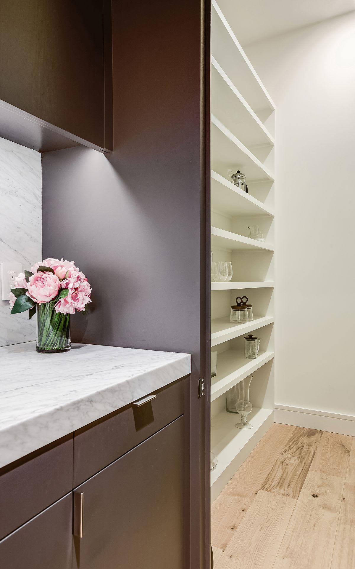 Two-Level Contemporary Nob Hill Apartment