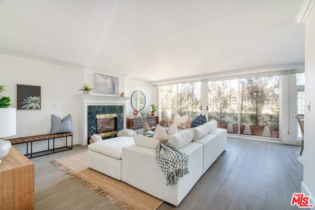511 San Vicente Blvd #104