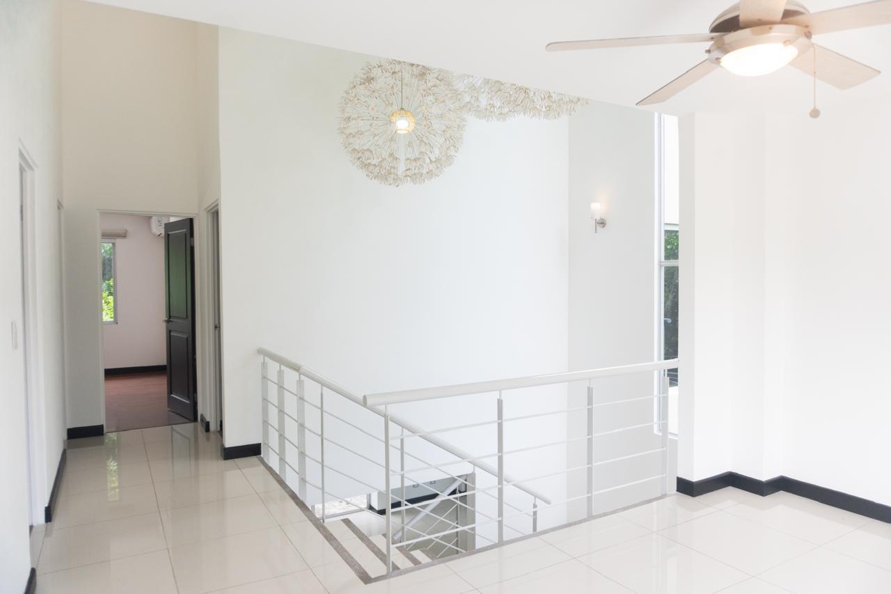Contemporary Corner Gated Home, Santa Ana, San Jose