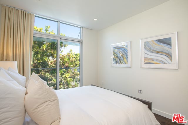125 Pacific St #3