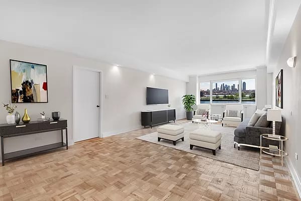 45 Sutton Place South Unit: 17I