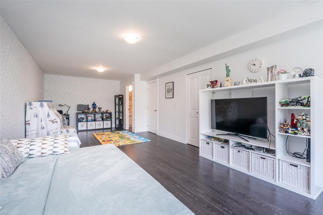208-9987 E Barnston Dr