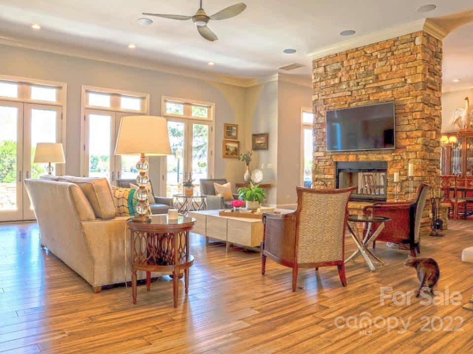 2514 Smith Harbour Dr