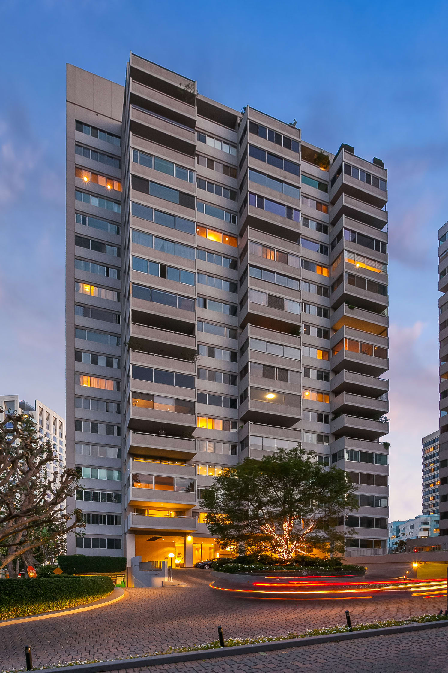 875 Comstock Avenue Unit 15D