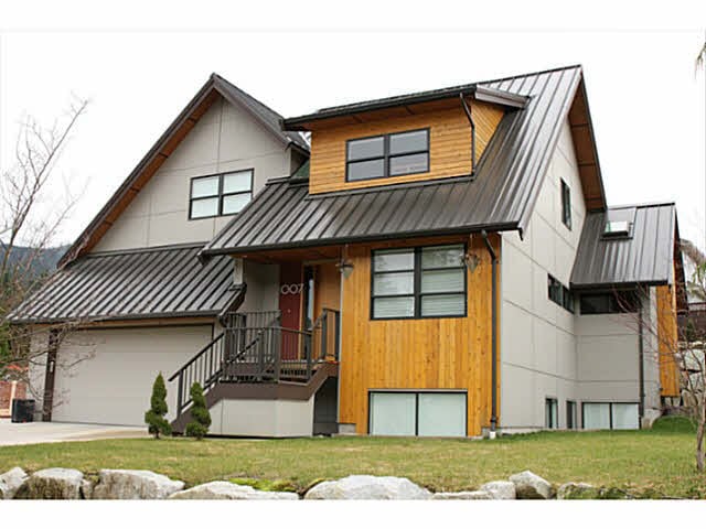 1007 Jay Cres
