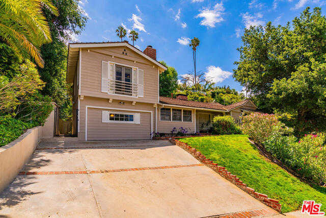 16935 STRAWBERRY DR