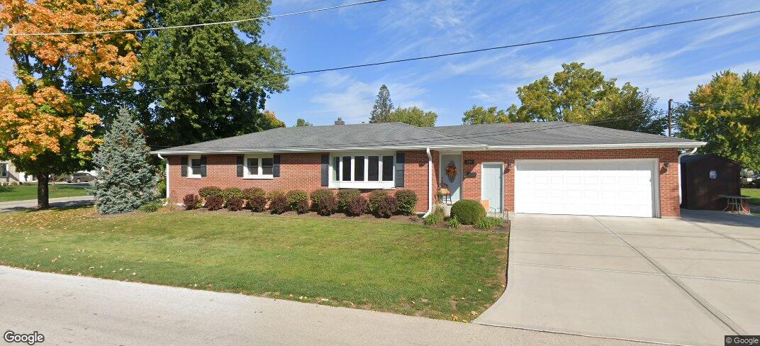 221 W Kerr St