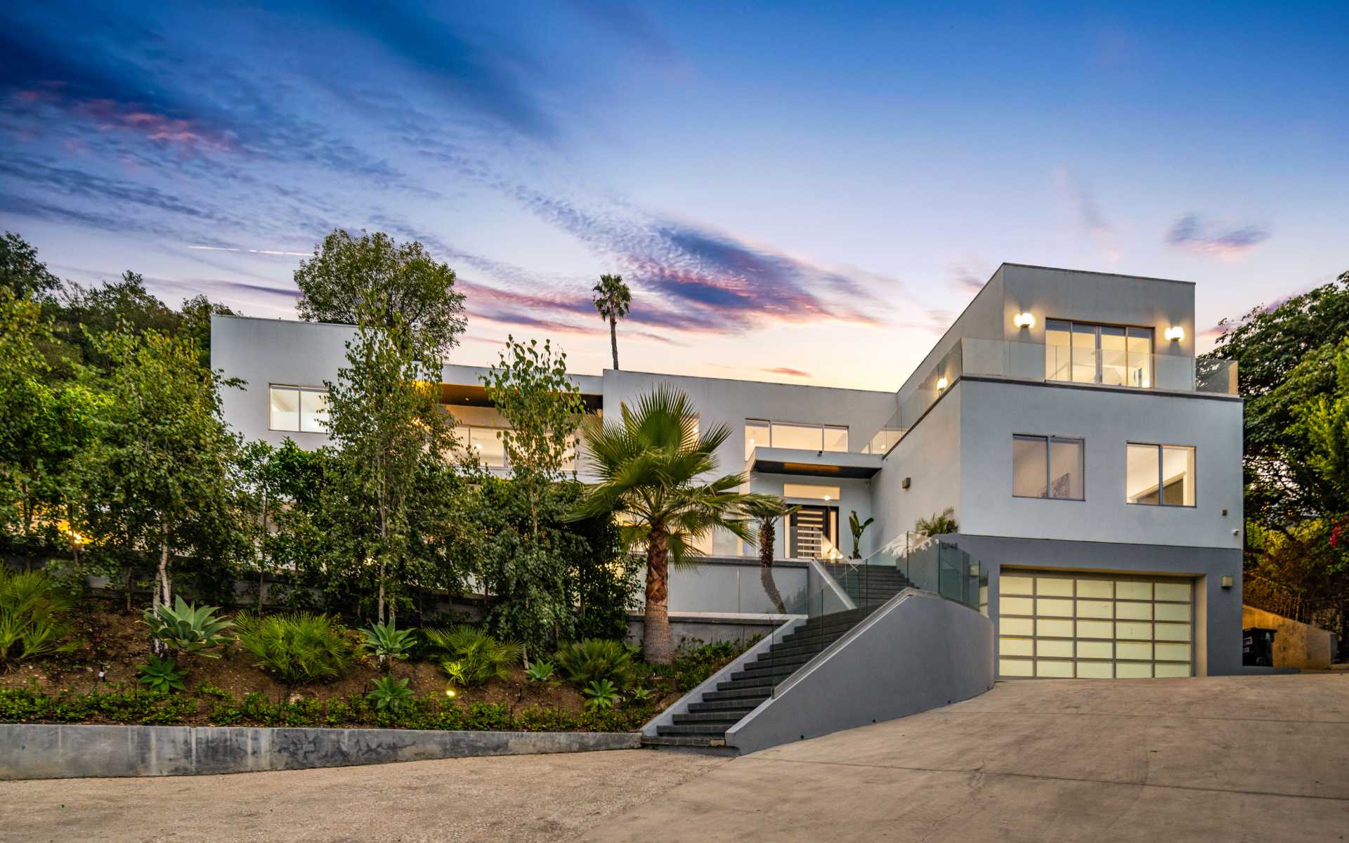 Travis Modern Mansion - Brentwood