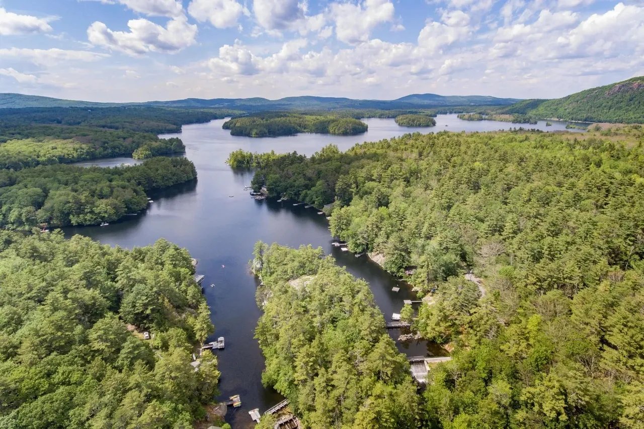 Lakefront Homes with Docks Made for Summer Living