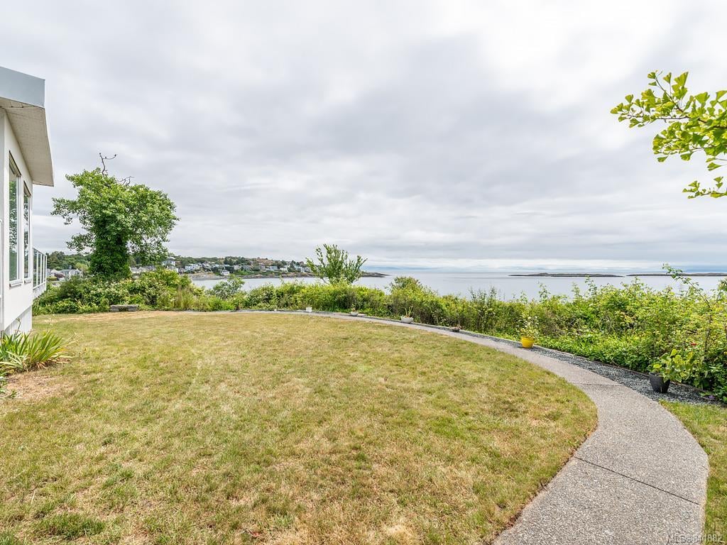207 Beach Dr