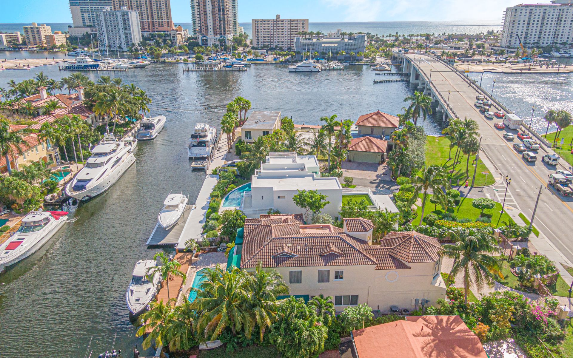 2615 E Las Olas Blvd